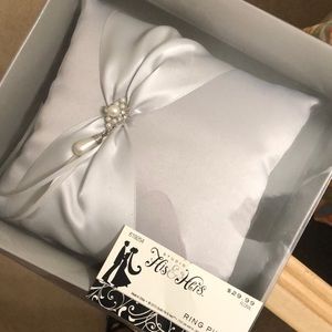 Wedding guest book, ring pillow, guest pen